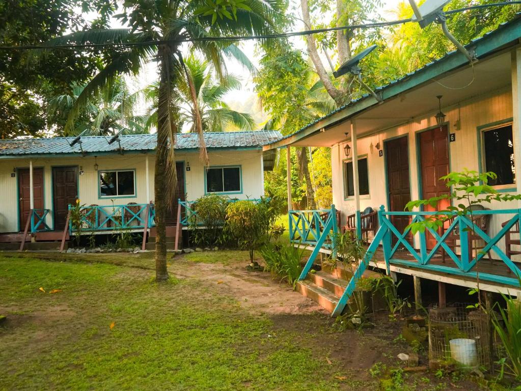 Impian Tioman Beach Resort